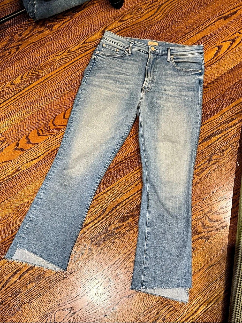 MOTHER The Insider Crop Step Fray Limited Edition The Step Fray Jeans Waist 31